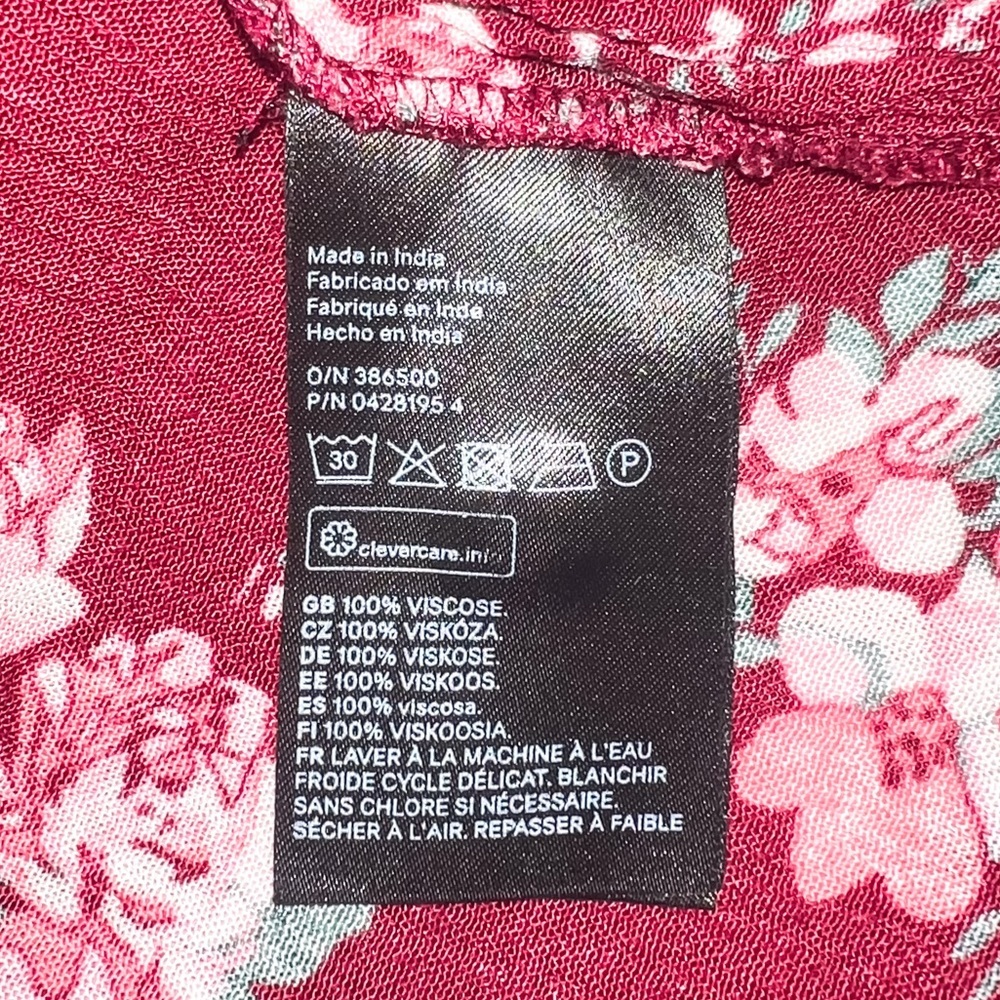DIVIDED by H&M Floral Burgundy V-Neck Cropped Blouse, Size 6 - Picture 6 of 11